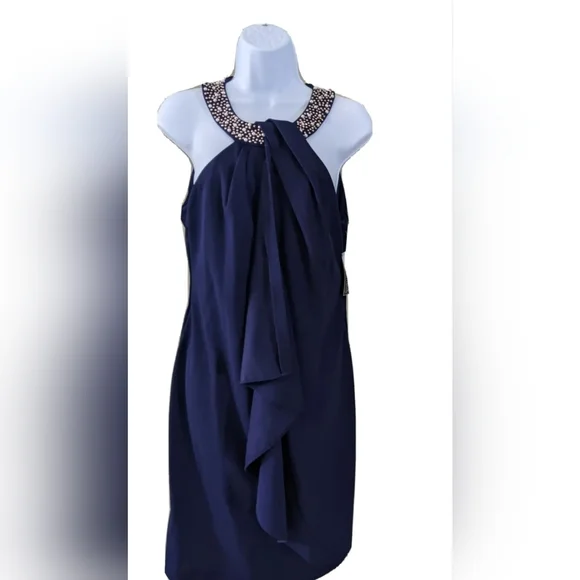 green emerald velvet dress Amazon.com: Alex Evenings Women's Short Sheath Slimming Stretch Halter Neck  Dress, Perfect for Formal Events, Wedding Guest, Aubergine, 2 : Clothing,  Shoes & Jewelry